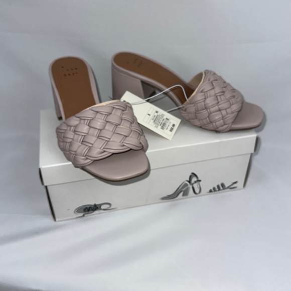 Light Lavender 2.5” Chunky Heel Mule Woven Strap Memory Foam Slide - Picture 6 of 10